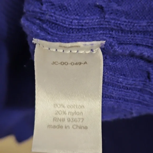Jcpenny Purple Cable Knit V Neck Sweater. In EUC - Picture 3 of 3
